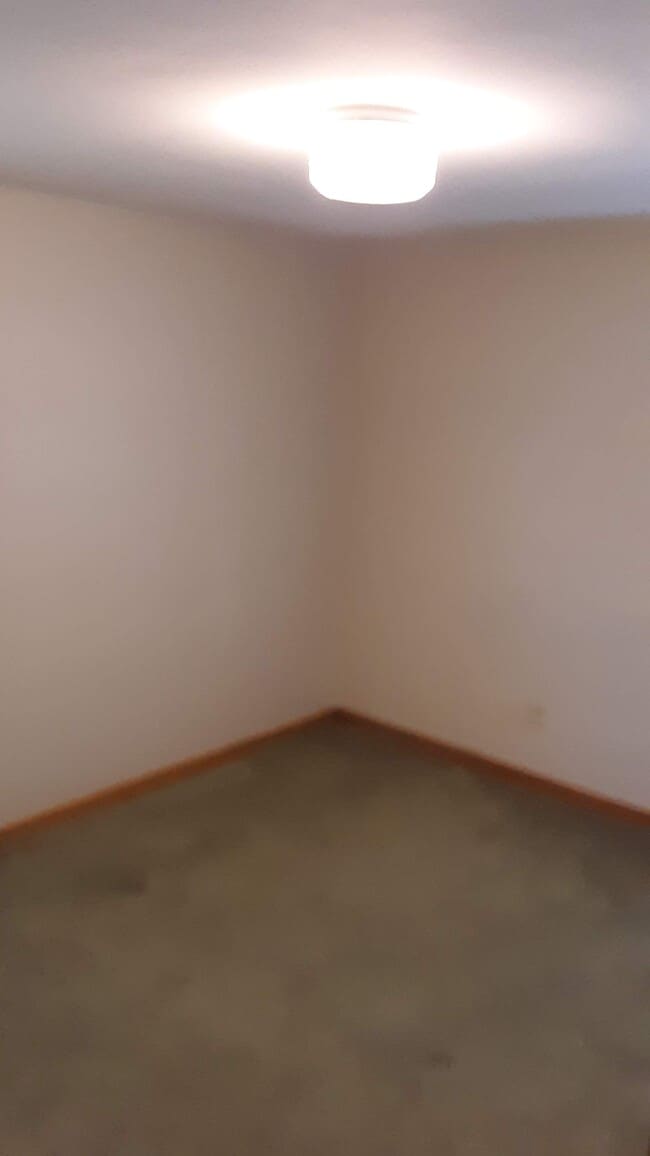 Building Photo - 2403 Brookview Blvd