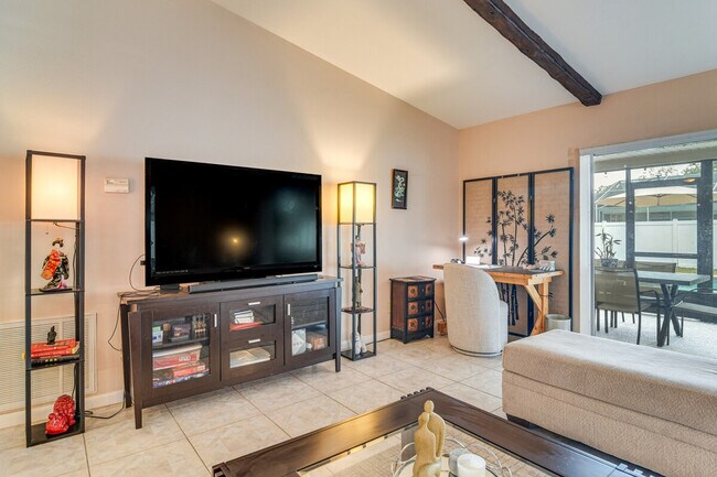 Building Photo - 2843 Meadow Wood Dr