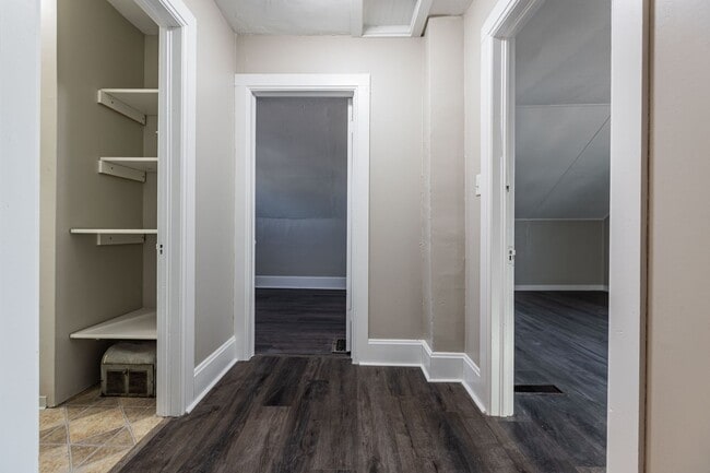 Building Photo - 3 Bedroom House