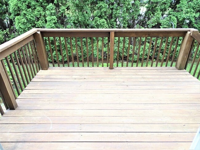 Foto del edificio - 582 Cloverbrook Dr