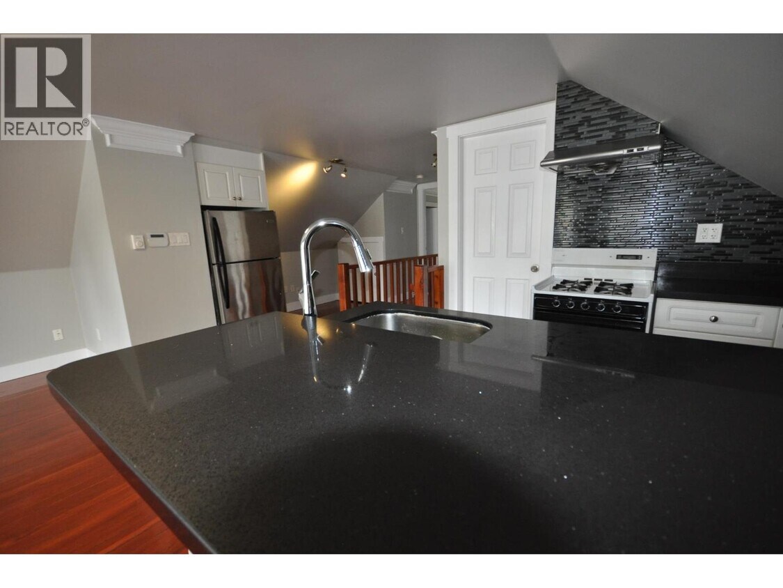 Photo principale - 7505 Kingsway