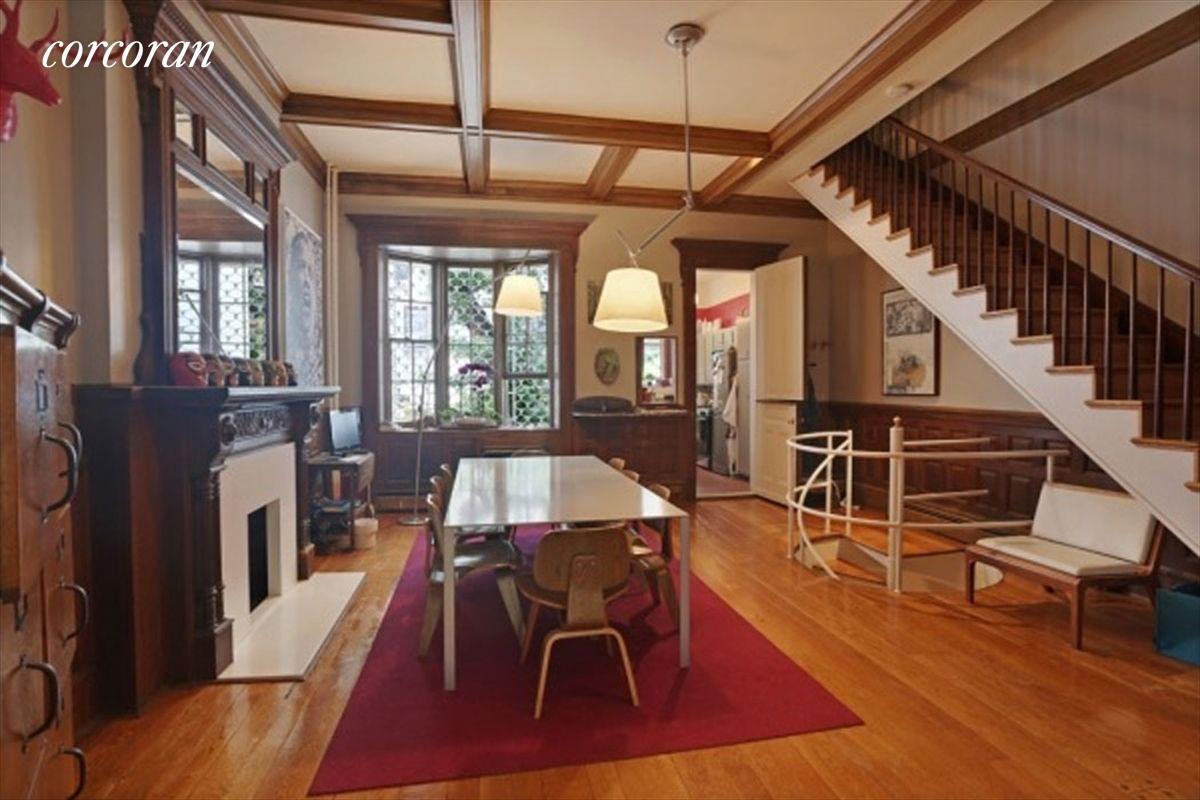 Primary Photo - 22 W 95th St