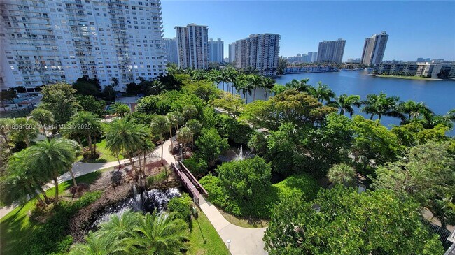 Foto del edificio - 2801 NE 183rd St
