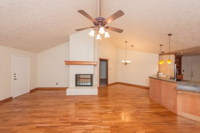Foto del edificio - 21726 Slippery Creek Ln