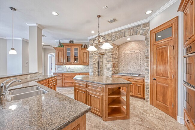 Foto del edificio - 13815 Nathan Ridge Ln