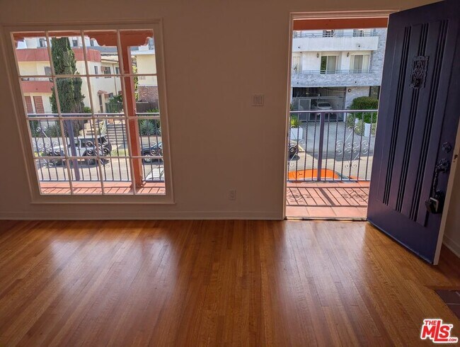 Foto del edificio - 1612 1/2 Glendon Ave