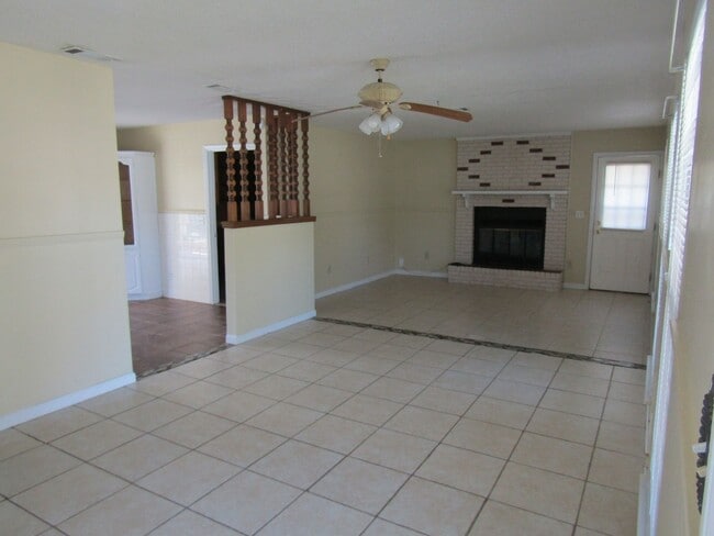 Building Photo - 608 Palmetto St