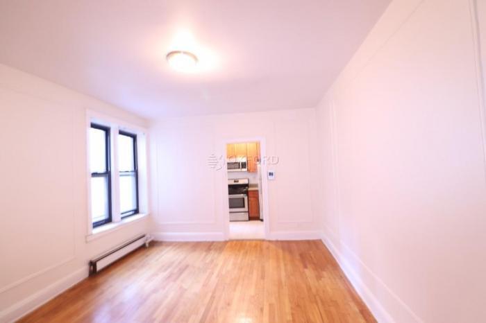 Foto principal - 1 bedroom in Queens NY 11354