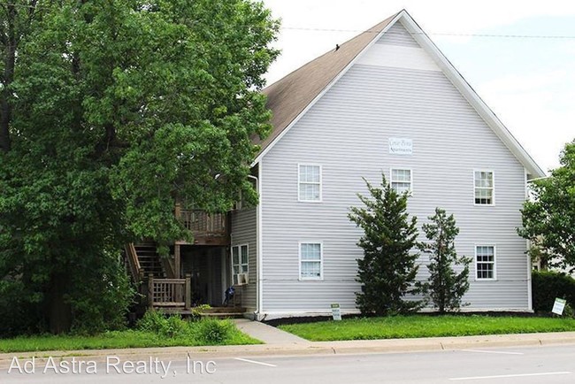 Building Photo - 227 E Main St