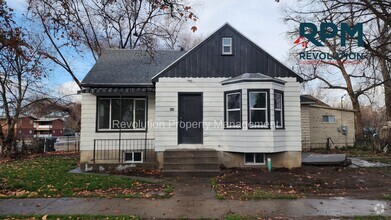 Building Photo - 504 29th St