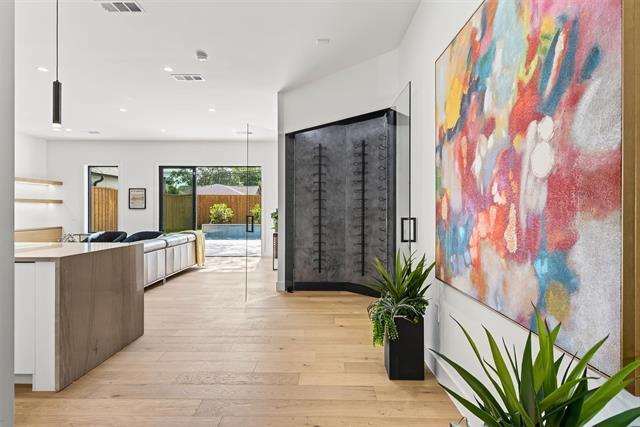 Foto del edificio - 7619 Robin Rd