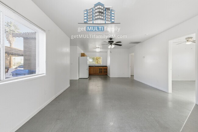 Building Photo - 1228 E Apache St