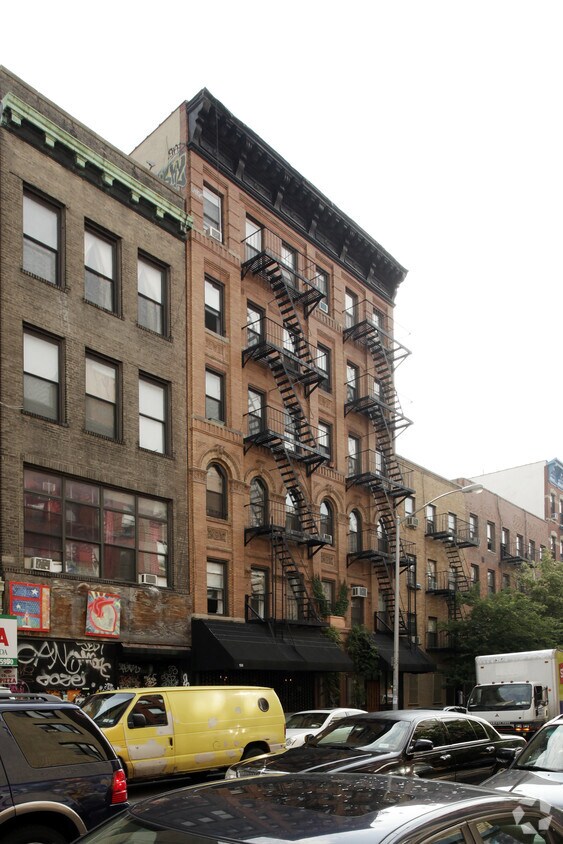 Foto del edificio - 156 E Second St
