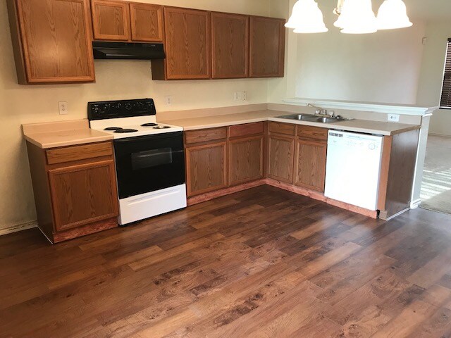 Foto del edificio - 9910 Amber Ledge