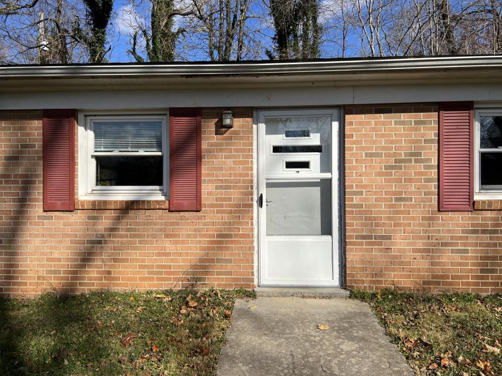 Primary Photo - 45 Woodcott Rd