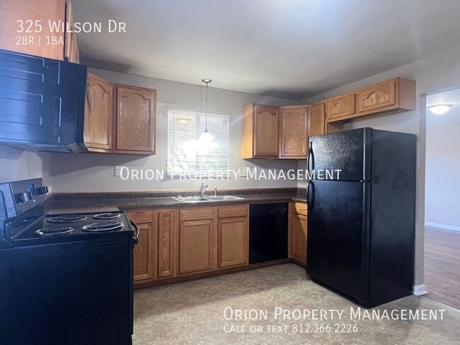 Building Photo - 325 Wilson Dr