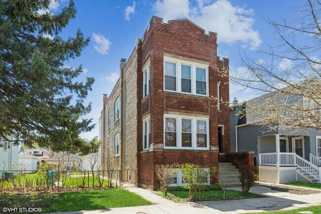 Foto del edificio - 5713 W Giddings St