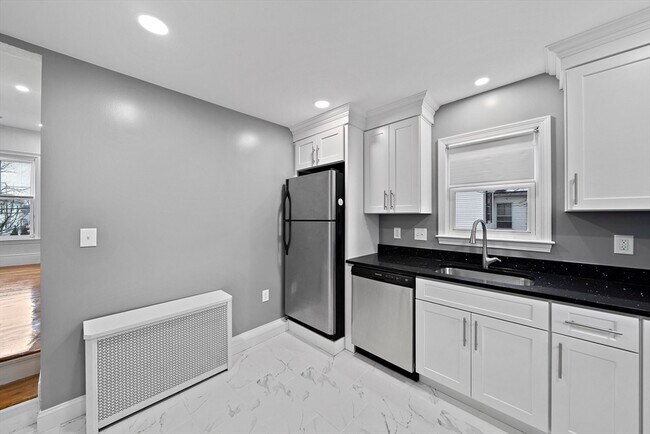 Building Photo - 111 Linden Ave