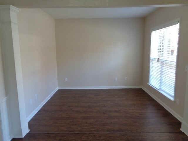 Building Photo - 2542 Young America Dr
