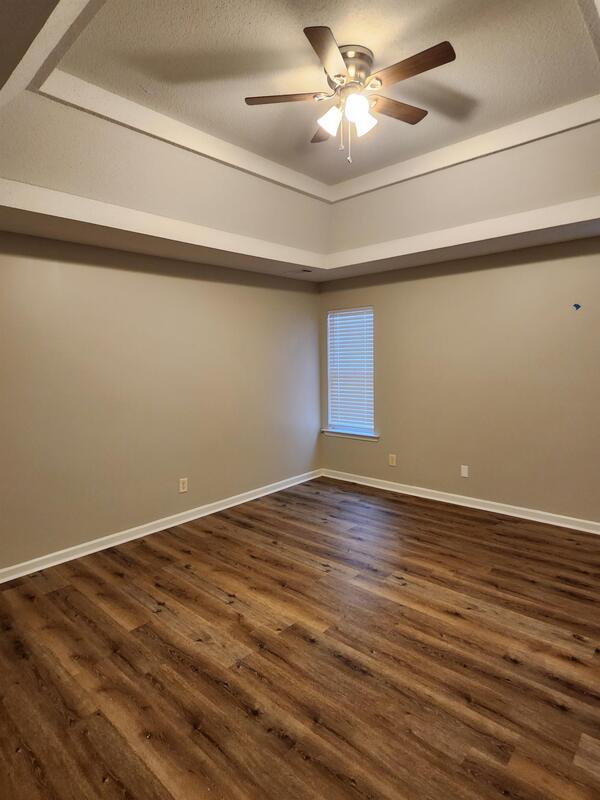 Foto del edificio - 404 Dunmurry Pl