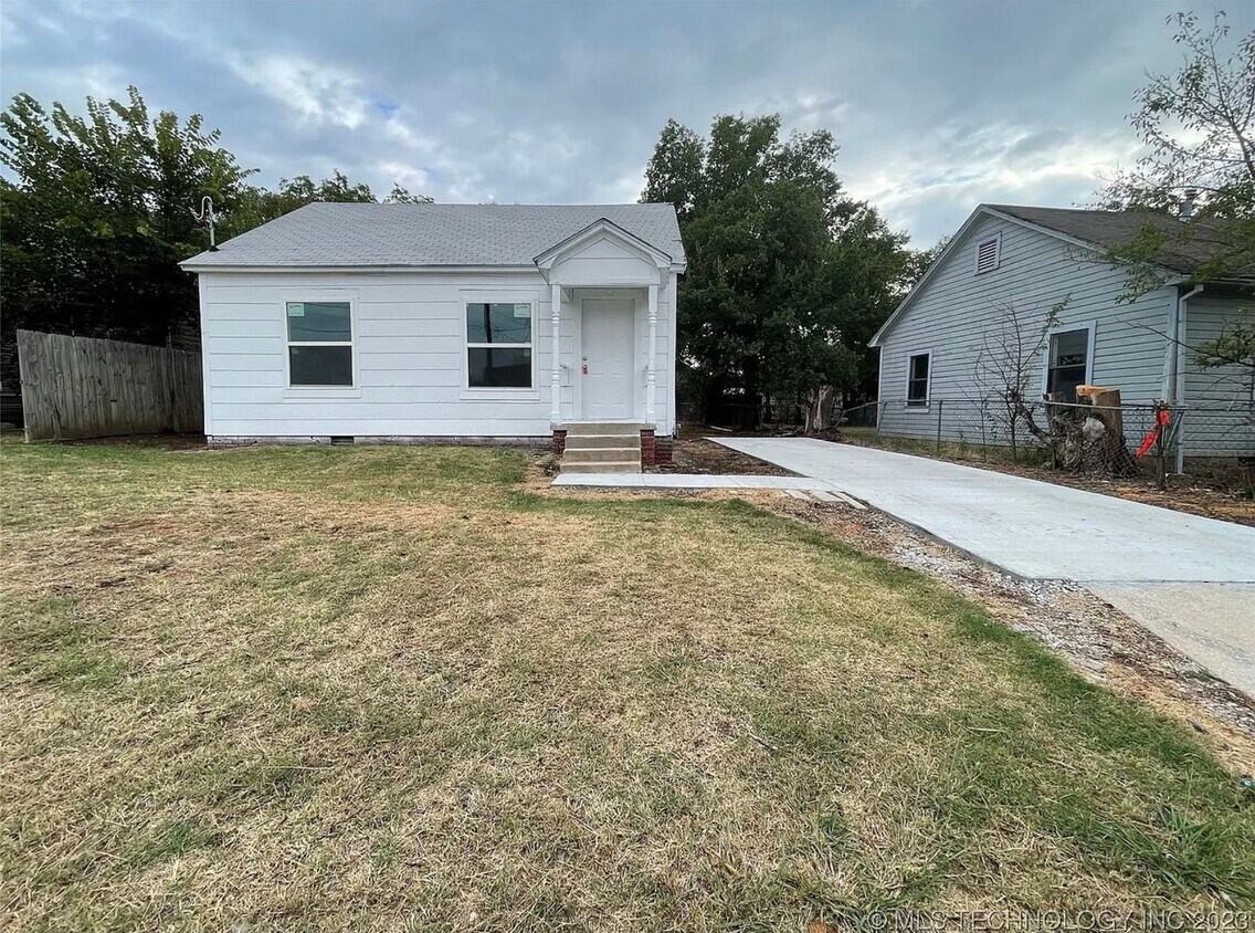 Primary Photo - 2 Bed/ 1 Bathroom