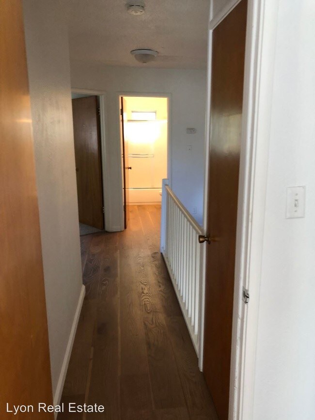 Building Photo - 3 br, 1.5 bath House - 615 Eleventh Street