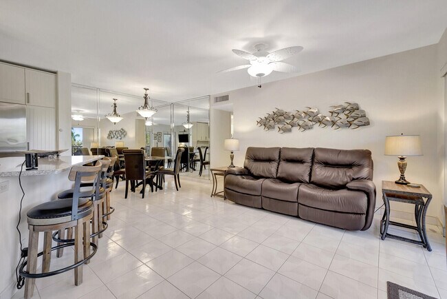 Building Photo - 7547 S Oriole Blvd