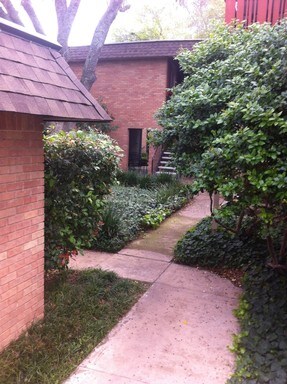 Building Photo - 2211 Richcreek Rd