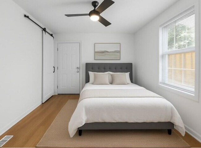 Foto del edificio - 2243 Spruce Ave