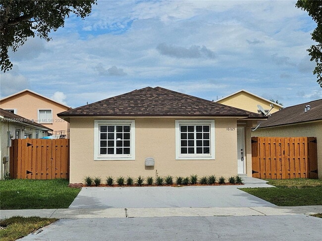 Building Photo - 16165 SW 139th Ave