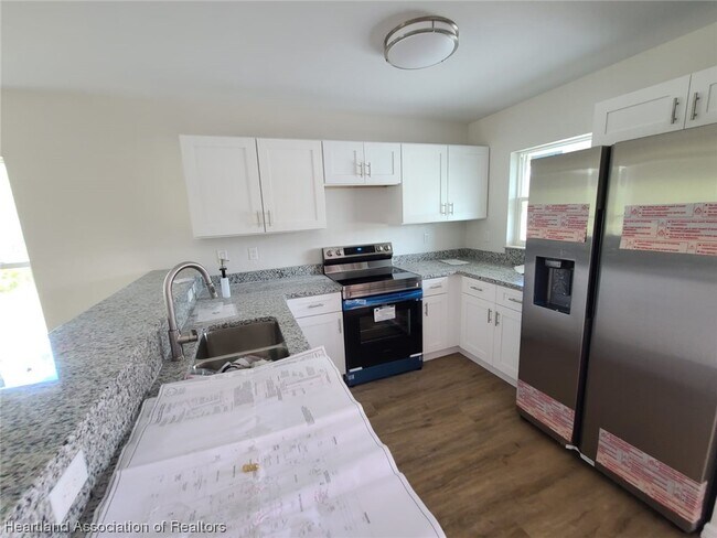 Building Photo - 7037 San Benito Dr