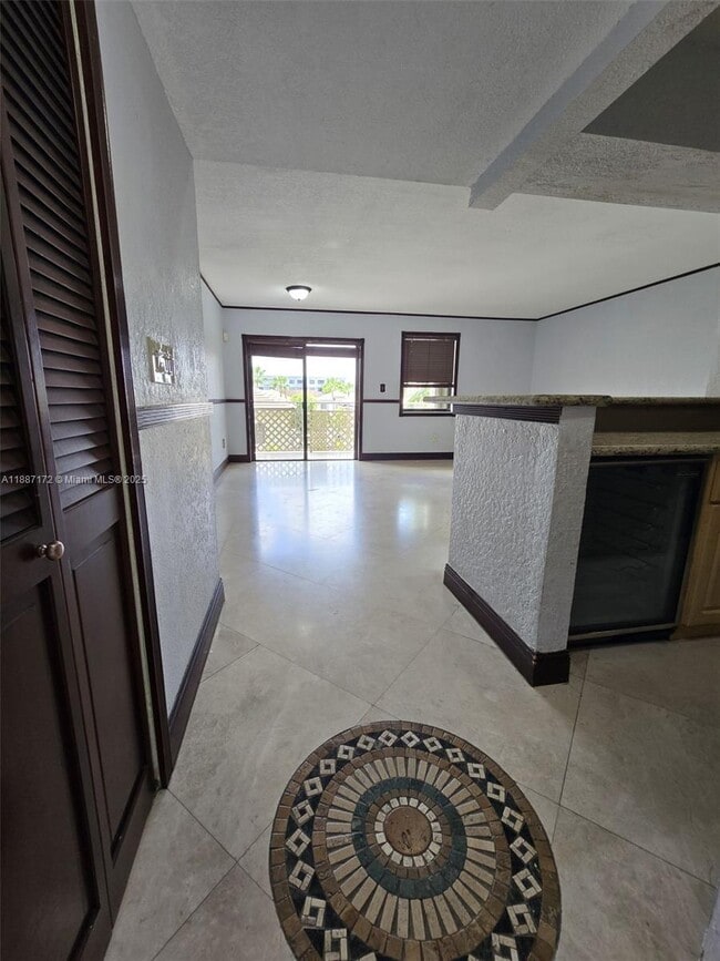 Foto del edificio - 8425 NW 8th St