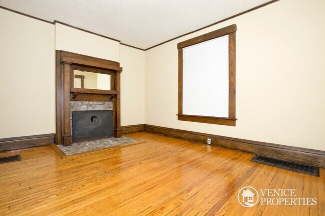 Foto del edificio - 170 E Oakland Ave