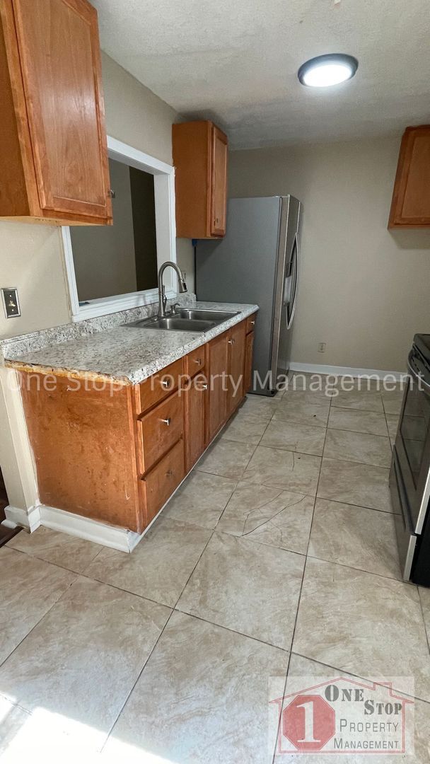 Foto del edificio - Beautiful 3 Bedroom 1 Bathroom Home in Kan...