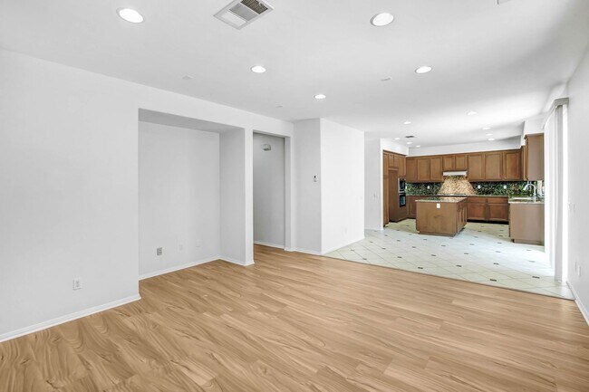 Building Photo - Stunning Winnetka Home