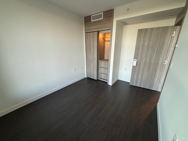 Building Photo - 13778 100 Av