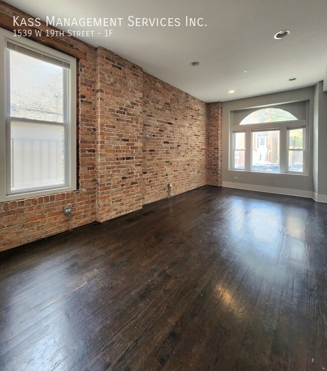 Building Photo - 1539 W 19th St