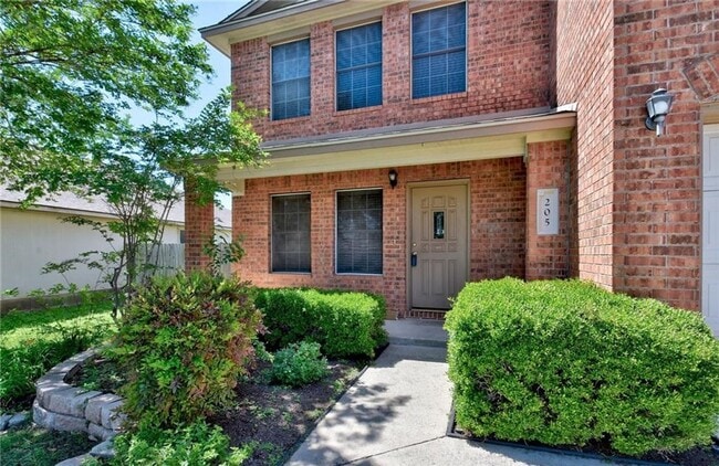 Foto del edificio - Large 4 Bedroom Home Near Major Conveniences