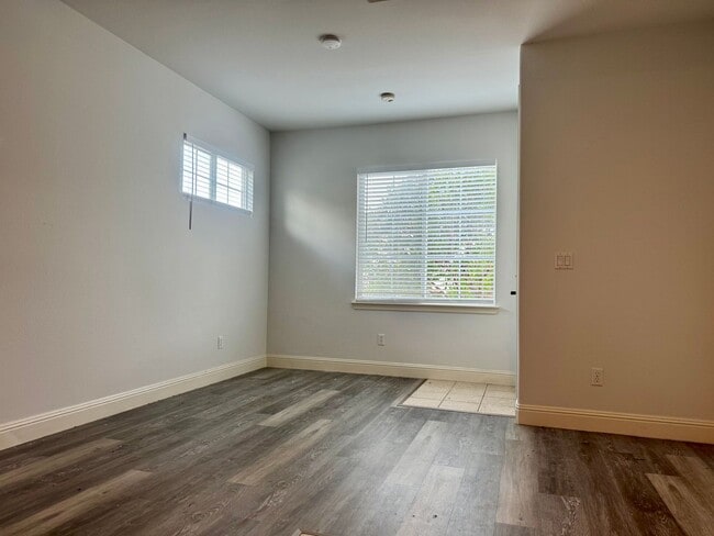 Foto del edificio - Charming Studio with AC and Secure Mailbox!
