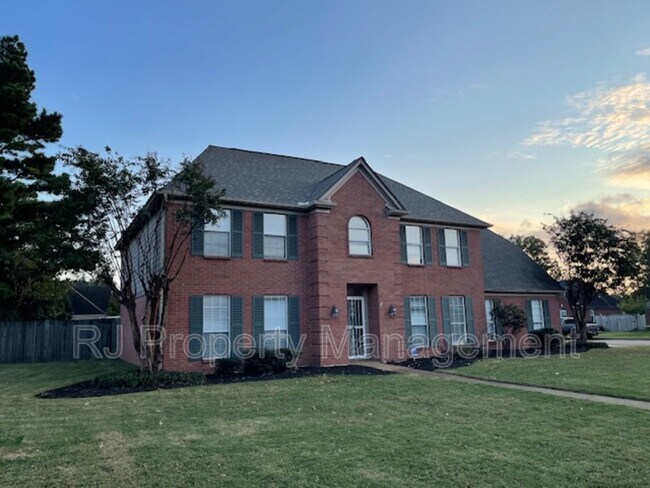 Building Photo - 6421 Daybreak Dr