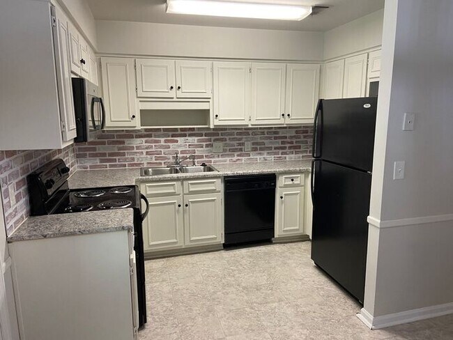 Building Photo - 3561 Fuller St