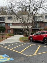 Building Photo - 575 Broad St