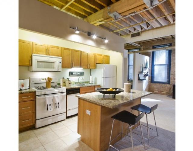 Primary Photo - 1340 N Wells St