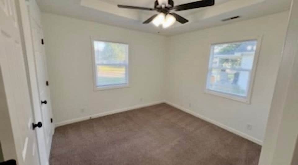 Building Photo - 1303 Kenton St