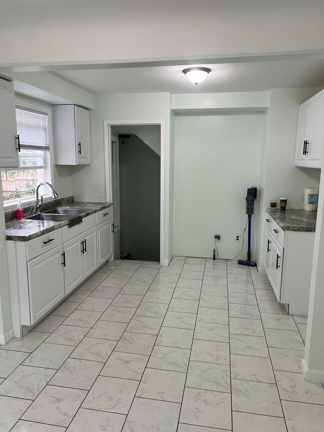 Foto del edificio - 7611 Beaverland St