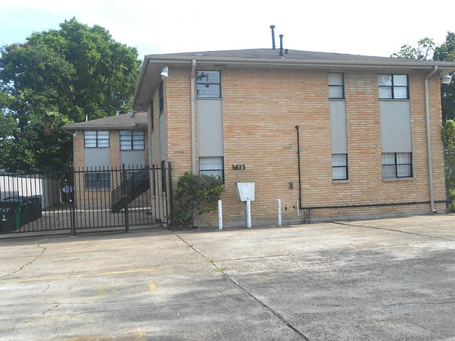 Building Photo - 3613 Crane St