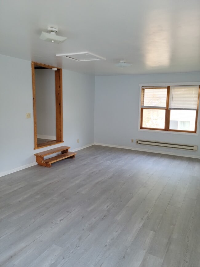 Sala de estar - 2116 Olive St