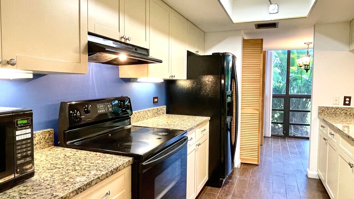 Primary Photo - 7539 Greenlake Way
