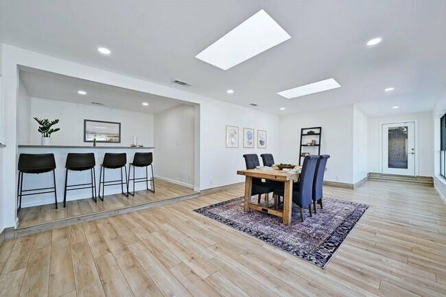 Foto del edificio - 7412 Albert Rd