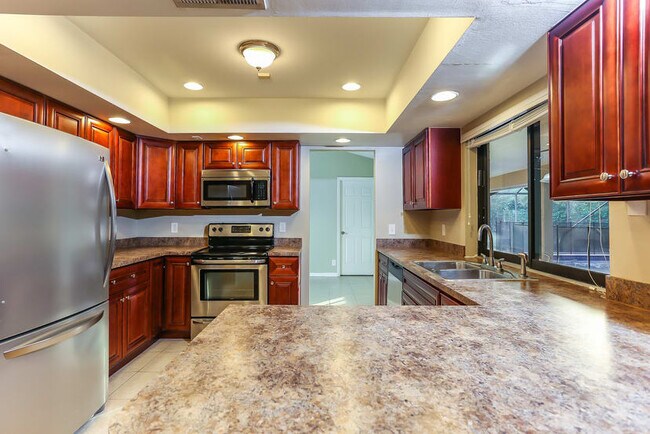 Building Photo - 1825 Lotus Ln